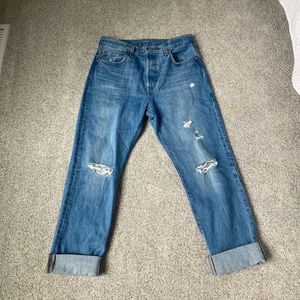 Levi’s Dad jean. Size 28. Worn once.